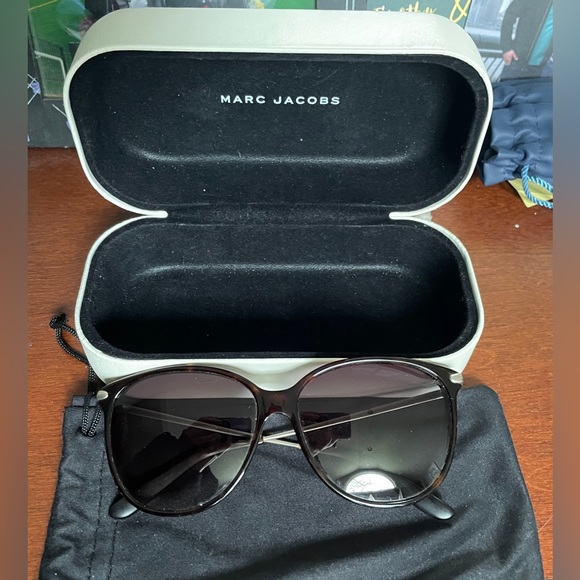 Marc by Marc Jacobs Women’s Sunglassess - Picture 5 of 9